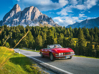 Dolomiten-Sause: Südtirol im Fiat Dino Spider